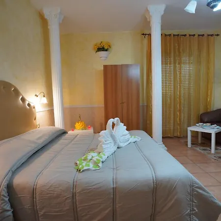 Hotel Stefany Lago Patria Exterior photo